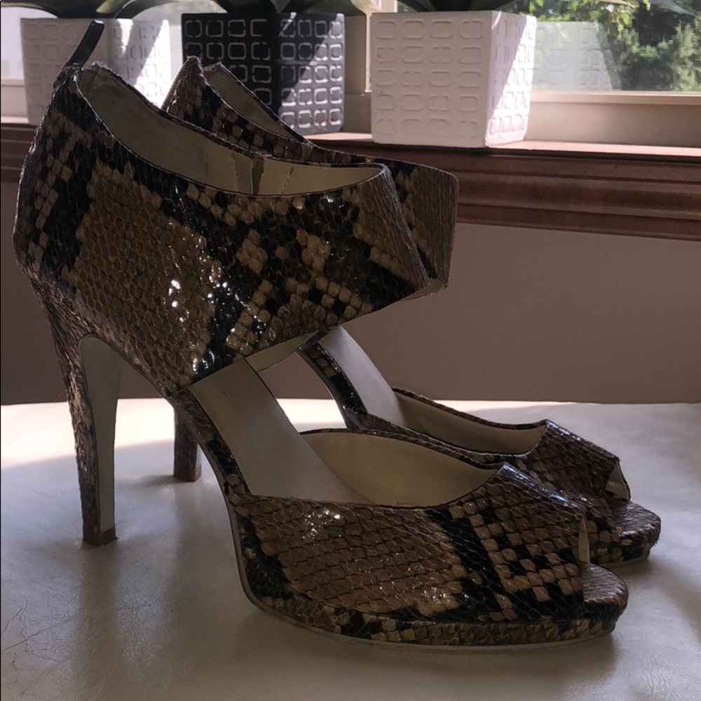 Like New! Nine West Snake Skin Peep-Toe Heels